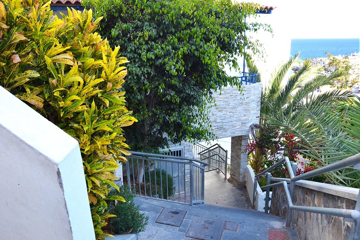 Exterior & approach — photo 008