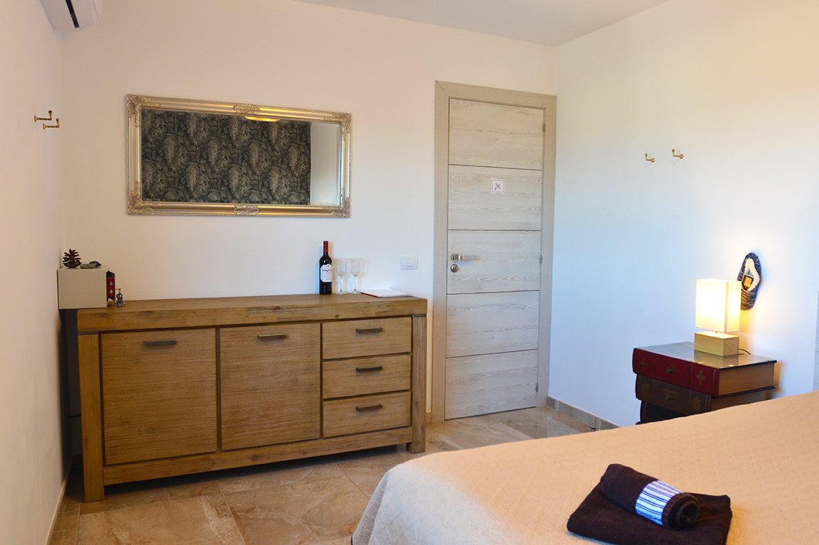 Ocean Room — photo 014