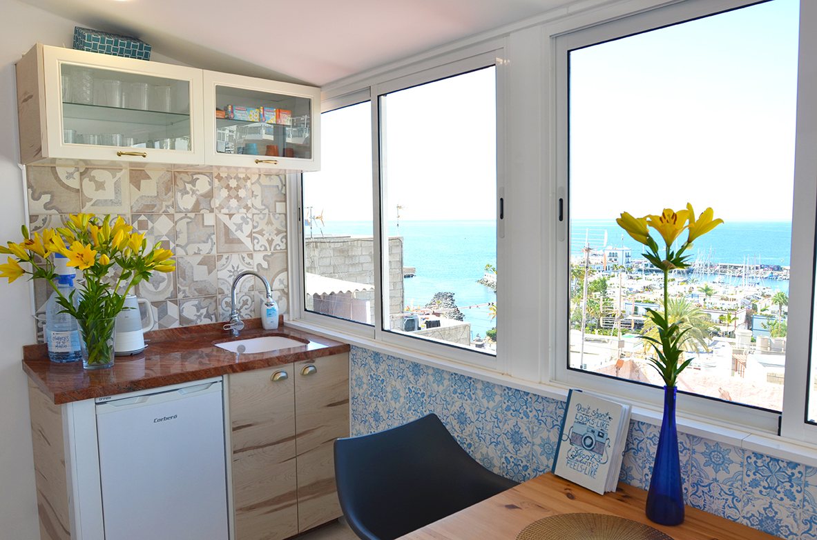 Shared rooftop terrace & kitchen — photo 043