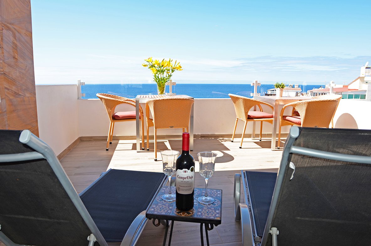 Shared rooftop terrace & kitchen — photo 067
