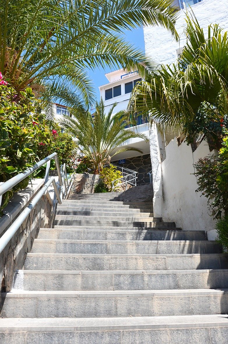 Exterior & approach — photo 092