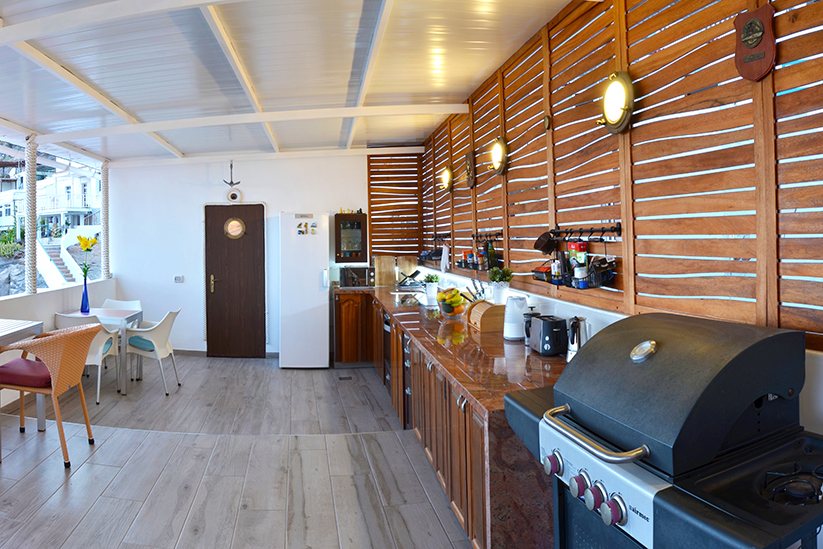 Shared rooftop terrace & kitchen — photo 100