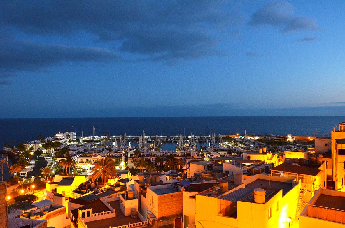 Rooftop terrace at night — photo 107