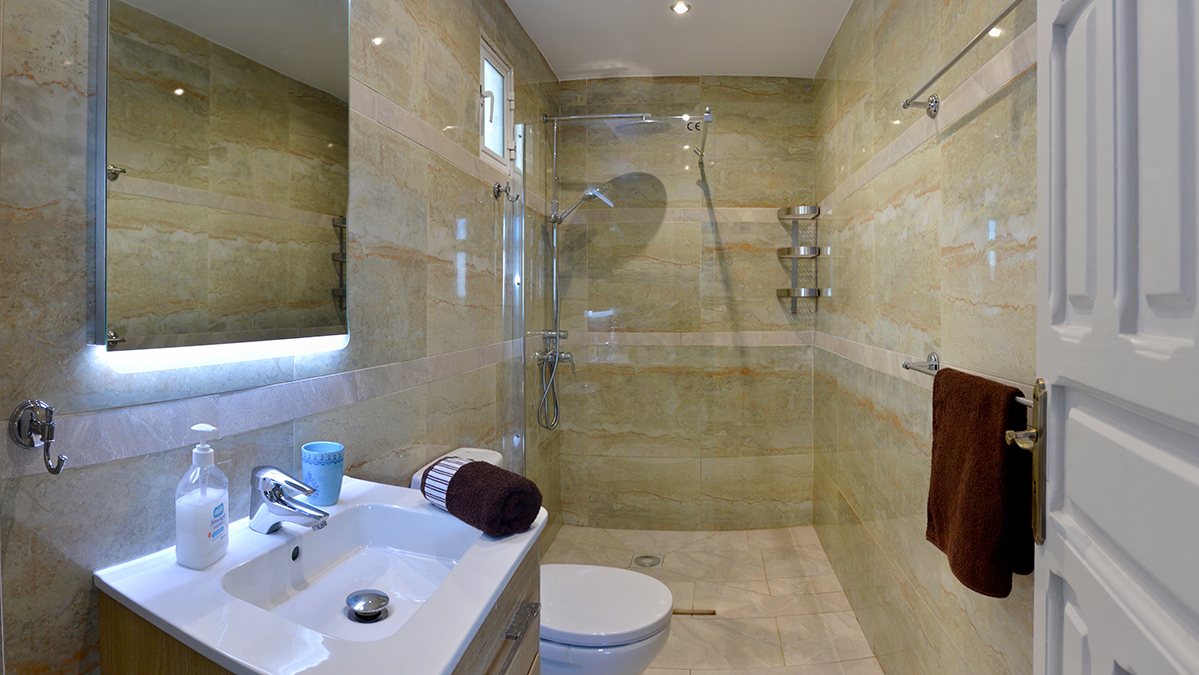 Apartment bathroom — photo 124