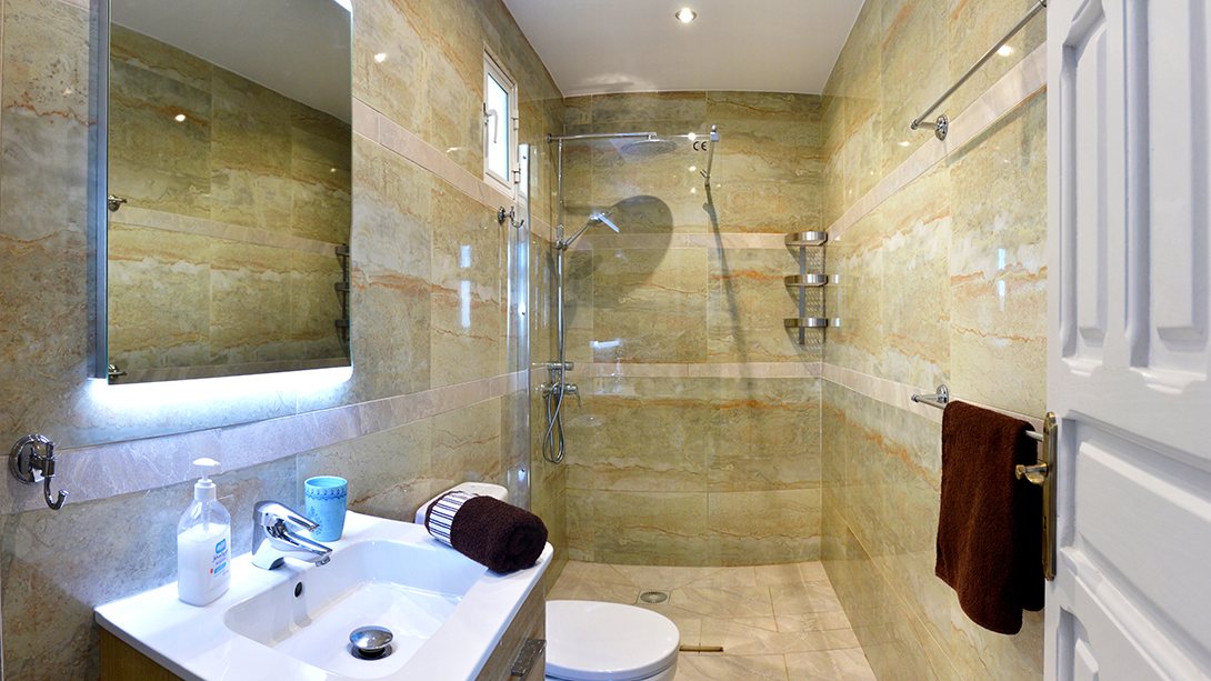 Apartment bathroom — photo 125