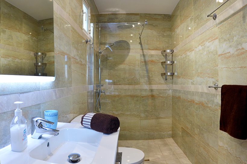 Apartment bathroom — photo 126